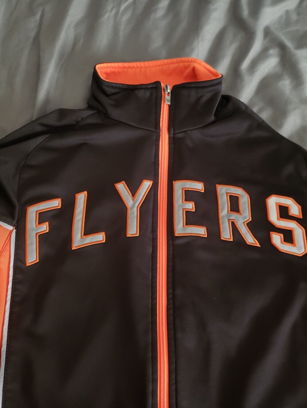 ๐ Philadelphia Flyers Jacket ๐ - Picture 2 of 8
